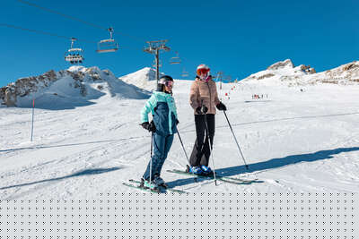 Skieuses sur le domaine skiable de Tignes